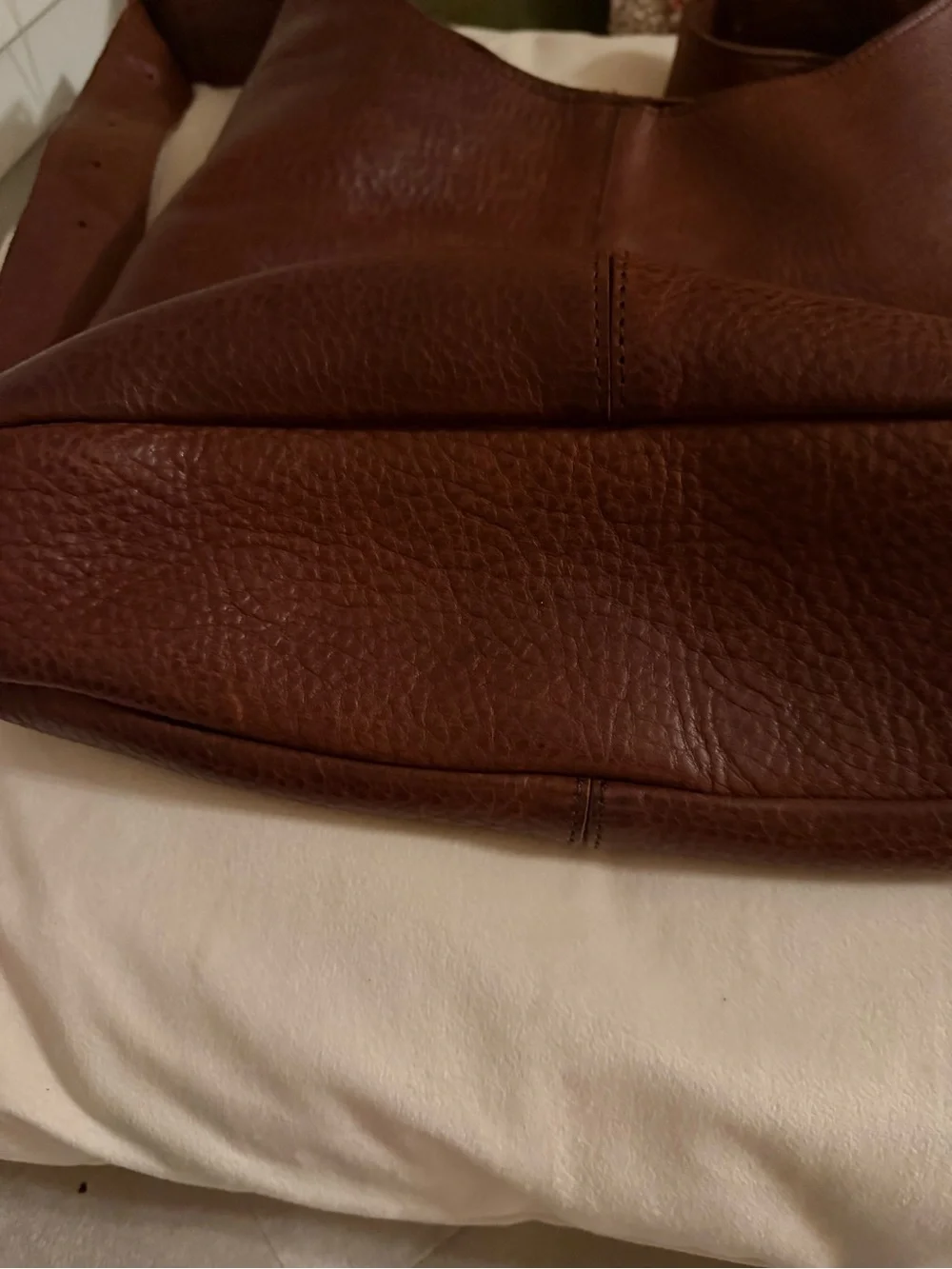 Duluth Trading Co Chestnut Brown Pebbled Leather Shoulder Messenger